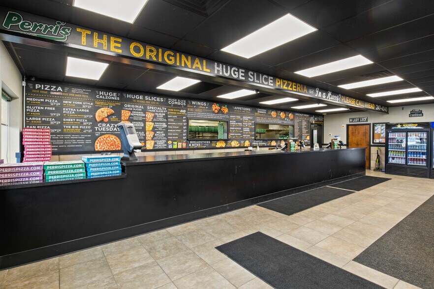 1600 Lyell Ave, Rochester, NY à vendre - Photo du bâtiment - Image 3 de 13