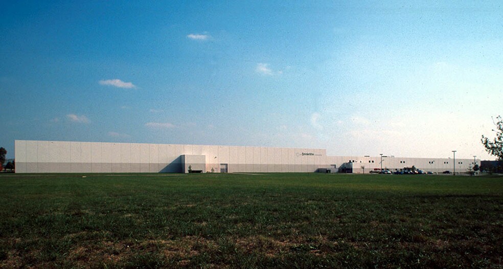 6001 Cane Run Rd, Louisville, KY à louer - Photo du bâtiment - Image 3 de 5