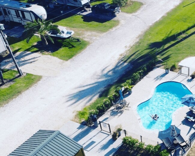 Plus de détails pour 1512 Main st, Anahuac, TX - Spécialité à vendre