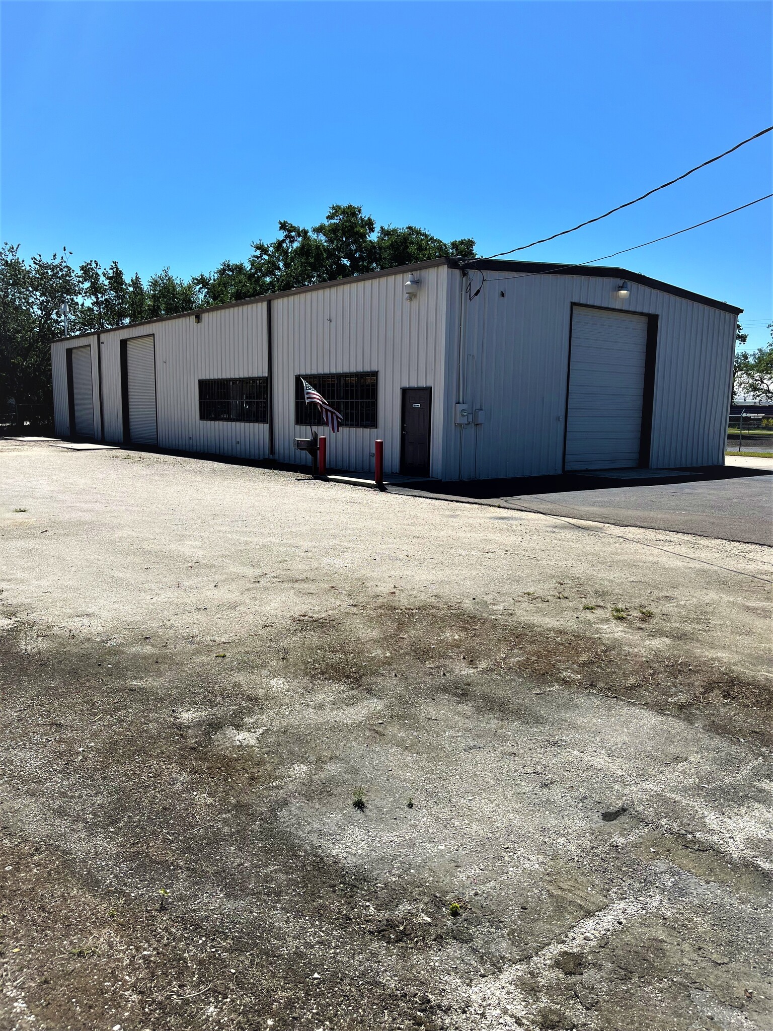 4901 Causeway Blvd, Tampa, FL for lease Building Photo- Image 1 of 3