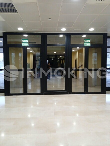 Office in Alcalá de Henares, Madrid for lease - Interior Photo - Image 2 of 5