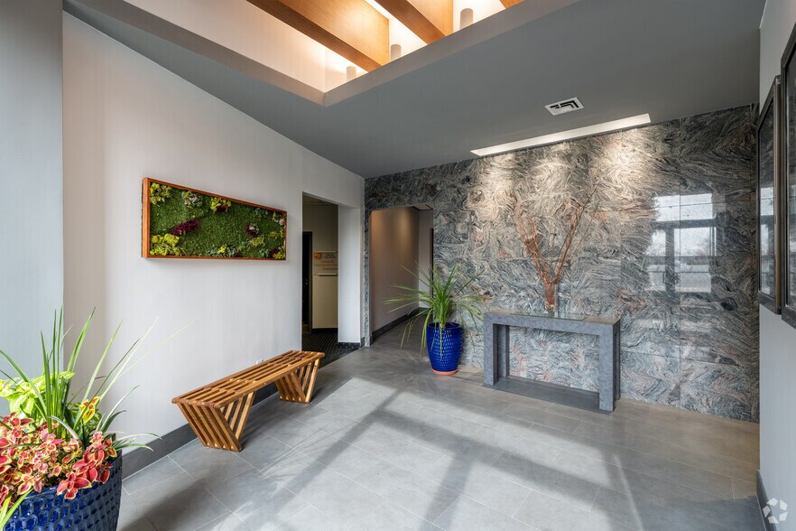 30 Galesi Dr, Wayne, NJ à louer - Hall d’entrée - Image 2 de 16