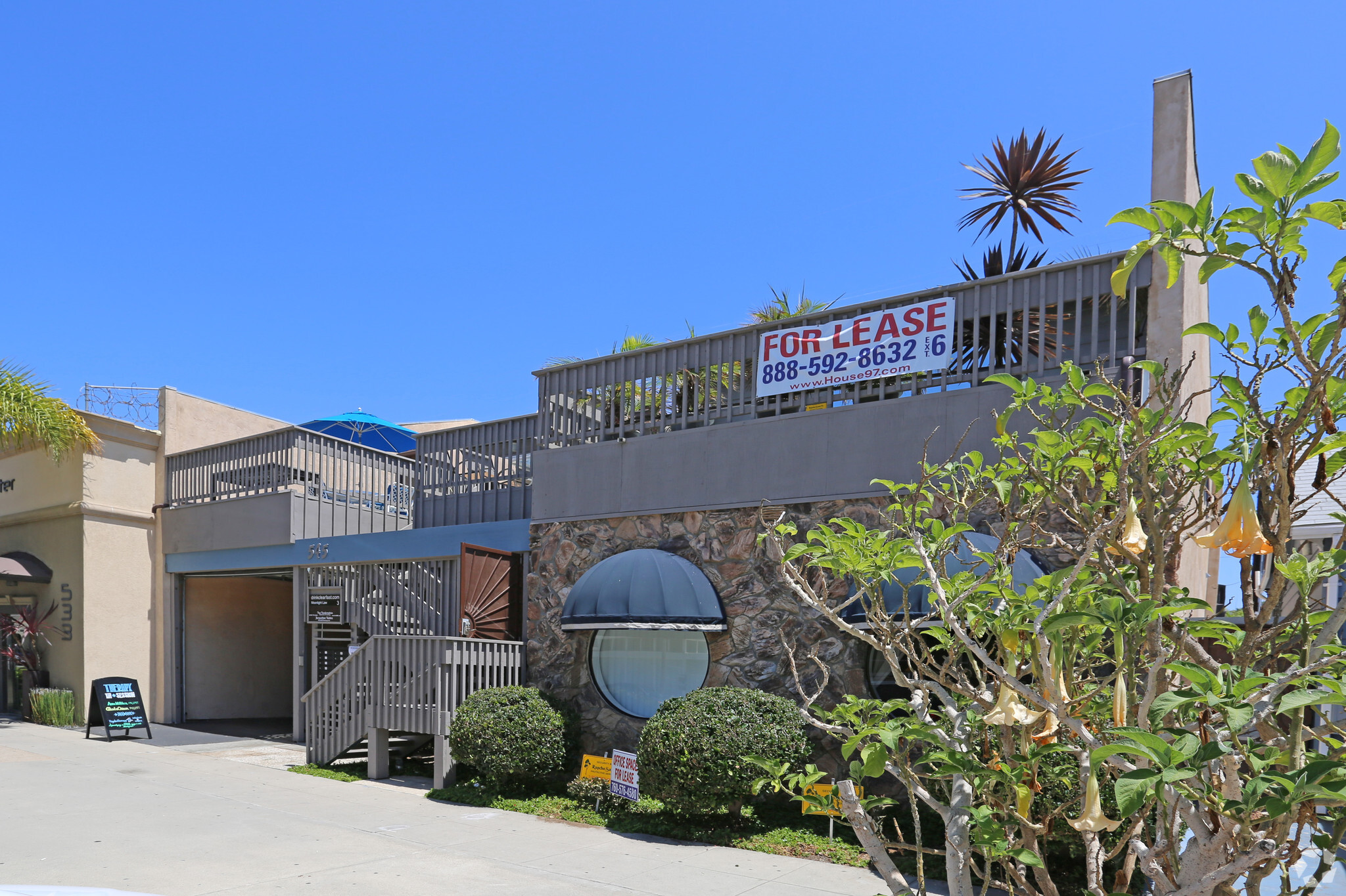 545 2nd St, Encinitas, CA à vendre Photo du bâtiment- Image 1 de 1