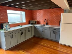 623 Main St, Oregon City, OR for lease Interior Photo- Image 2 of 2