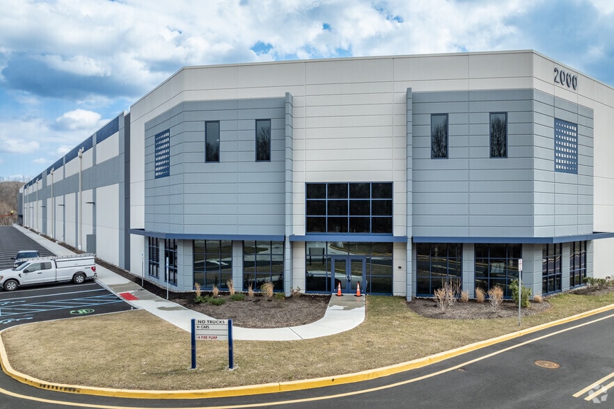2000 International Dr, Mount Olive, NJ for lease - Building Photo - Image 1 of 23