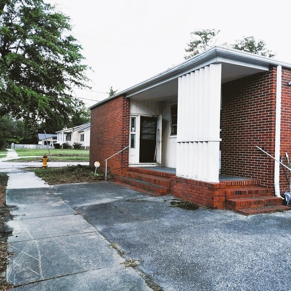 102 W Market St, Timmonsville, SC for sale - Primary Photo - Image 1 of 6