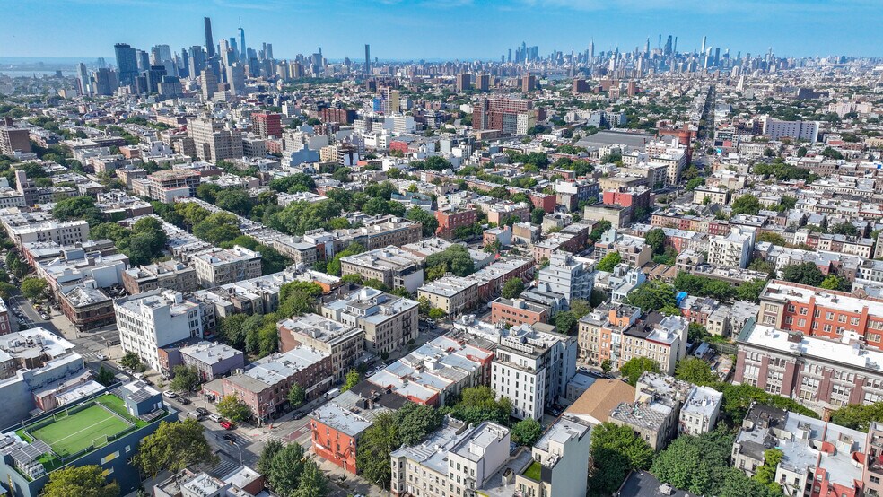 125 Rogers Ave, Brooklyn, NY à vendre - Photo du bâtiment - Image 2 de 5