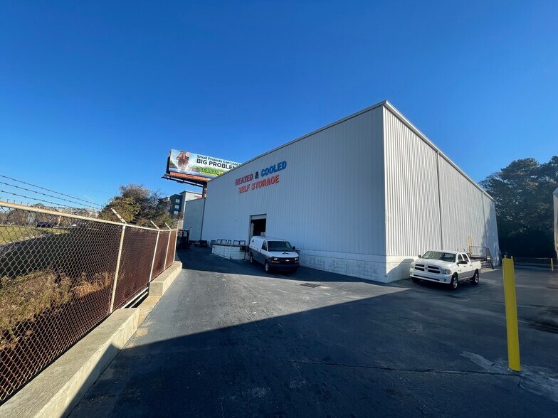 1955 Dove St, Macon-Bibb, GA à louer - Photo du bâtiment - Image 2 de 17