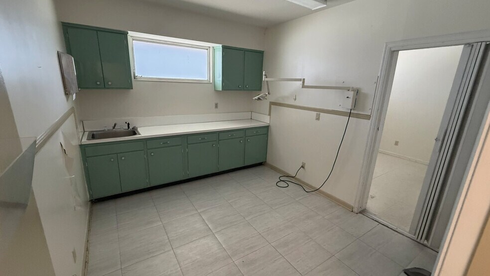 4306 University Blvd S, Jacksonville, FL à vendre - Photo du bâtiment - Image 2 de 7