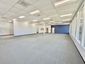 11727 124th Ave NE, Kirkland, WA for lease Interior Photo- Image 2 of 8