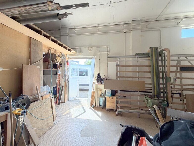 Flex in Houilles for lease - Interior Photo - Image 3 of 11