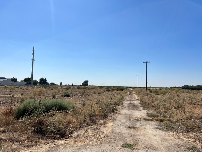 8606 14th ave, Hanford, CA for sale - Building Photo - Image 3 of 9