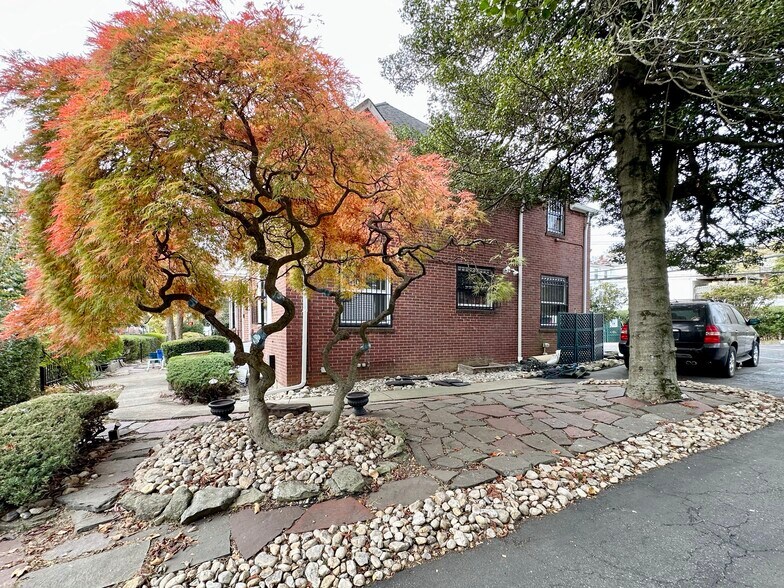 2604 Amboy Rd, Staten Island, NY à louer - Photo du bâtiment - Image 2 de 9