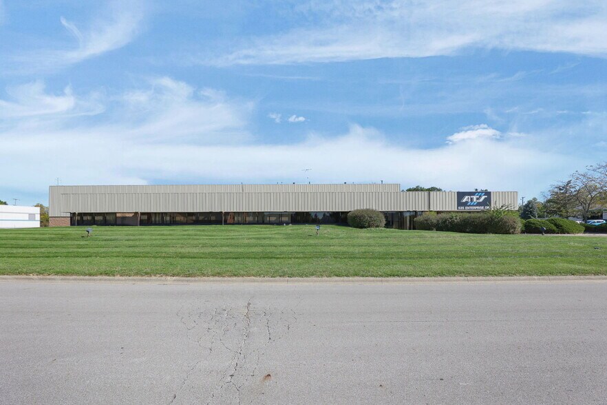 535 Enterprise Dr, Lewis Center, OH à louer - Photo du bâtiment - Image 1 de 5