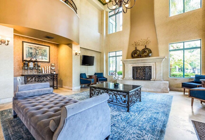 631 Camino del Rio S, San Diego, CA à vendre - Hall d’entrée - Image 3 de 14