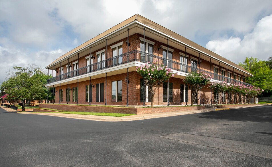 3300 S Broadway Ave, Tyler, TX à louer - Photo du bâtiment - Image 3 de 21