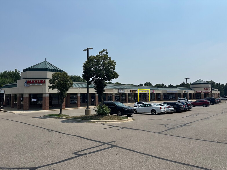 224-278 E Auburn Rd, Rochester Hills, MI for lease - Primary Photo - Image 1 of 10