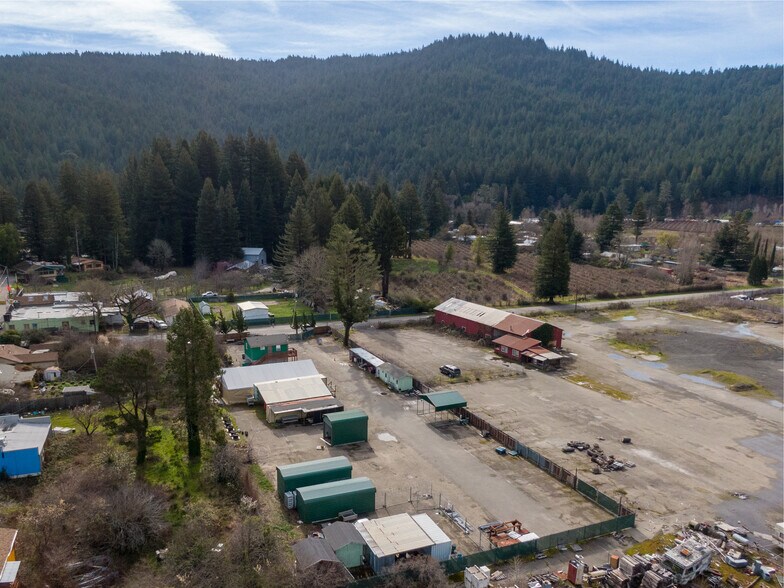 55 Myers Ave, Myers Flat, CA à vendre - Photo du bâtiment - Image 2 de 28