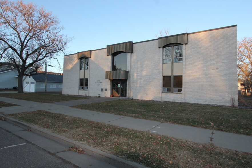 705 Bay St, Chippewa Falls, WI à vendre - Photo du bâtiment - Image 1 de 1