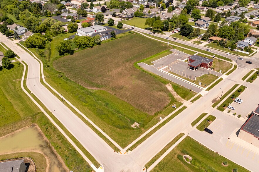 2351 - 2365 E. Main St., Jackson, WI à vendre - Aérien - Image 3 de 3