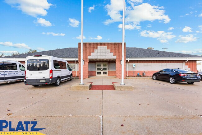 Plus de détails pour 1036 E State St, Alliance, OH - Spécialité à vendre