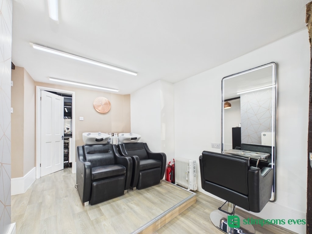 19 High St, Newport Pagnell for lease Interior Photo- Image 1 of 5