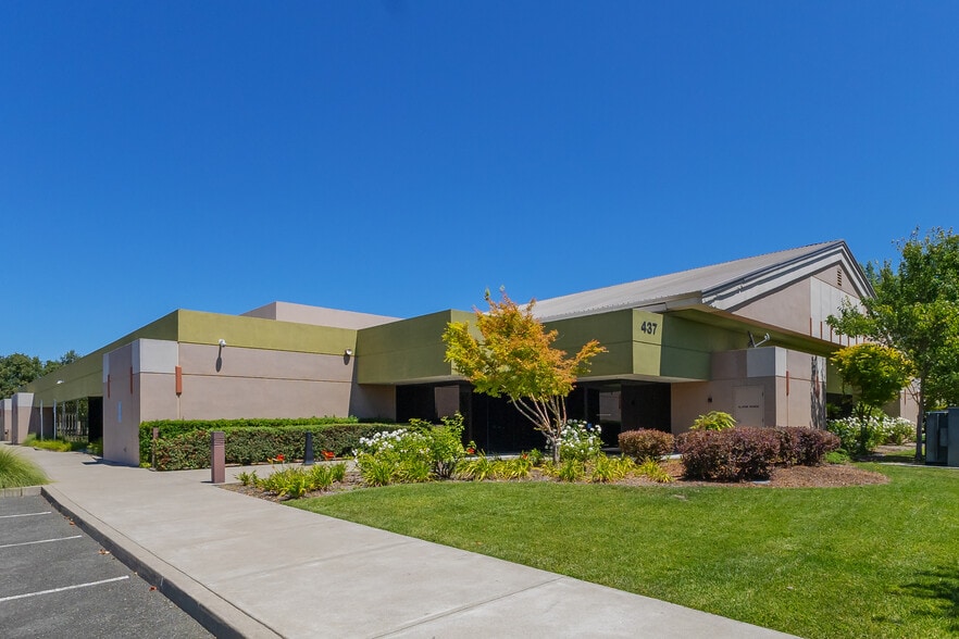 437 Aviation Blvd, Santa Rosa, CA for sale - Building Photo - Image 3 of 12