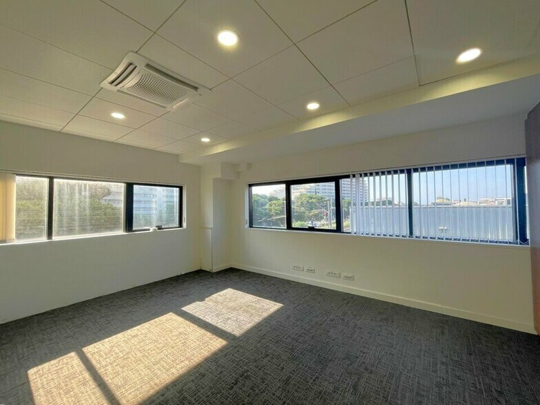 Office in Villeneuve-Loubet for sale - Interior Photo - Image 1 of 12