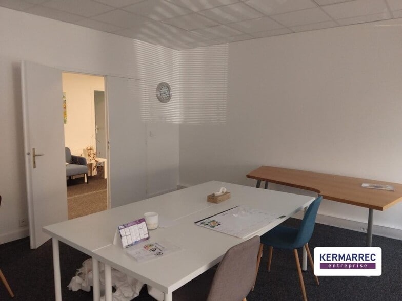 Office in Rennes for lease - Interior Photo - Image 2 of 4