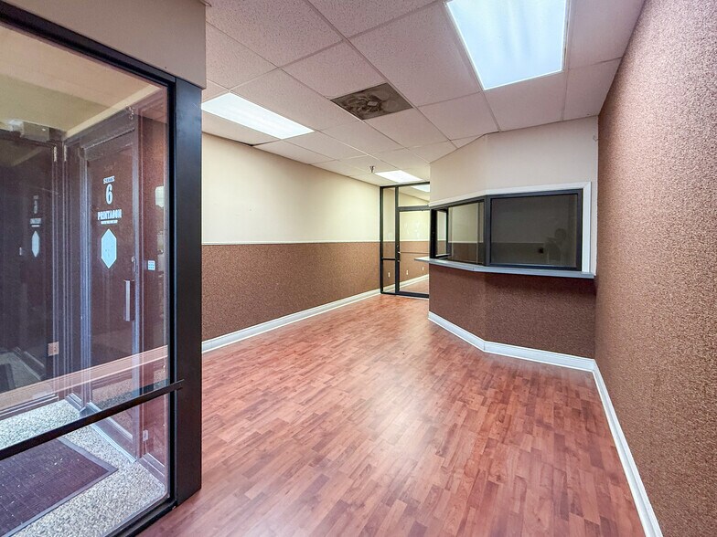 1601 Westpark Dr, Little Rock, AR à louer - Photo du bâtiment - Image 2 de 12