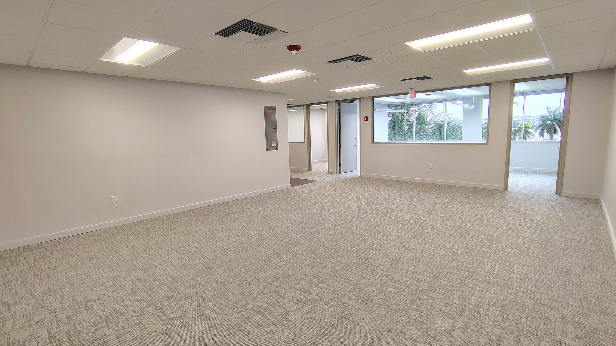 290 NW 165th St, North Miami Beach, FL for lease Interior Photo- Image 1 of 10