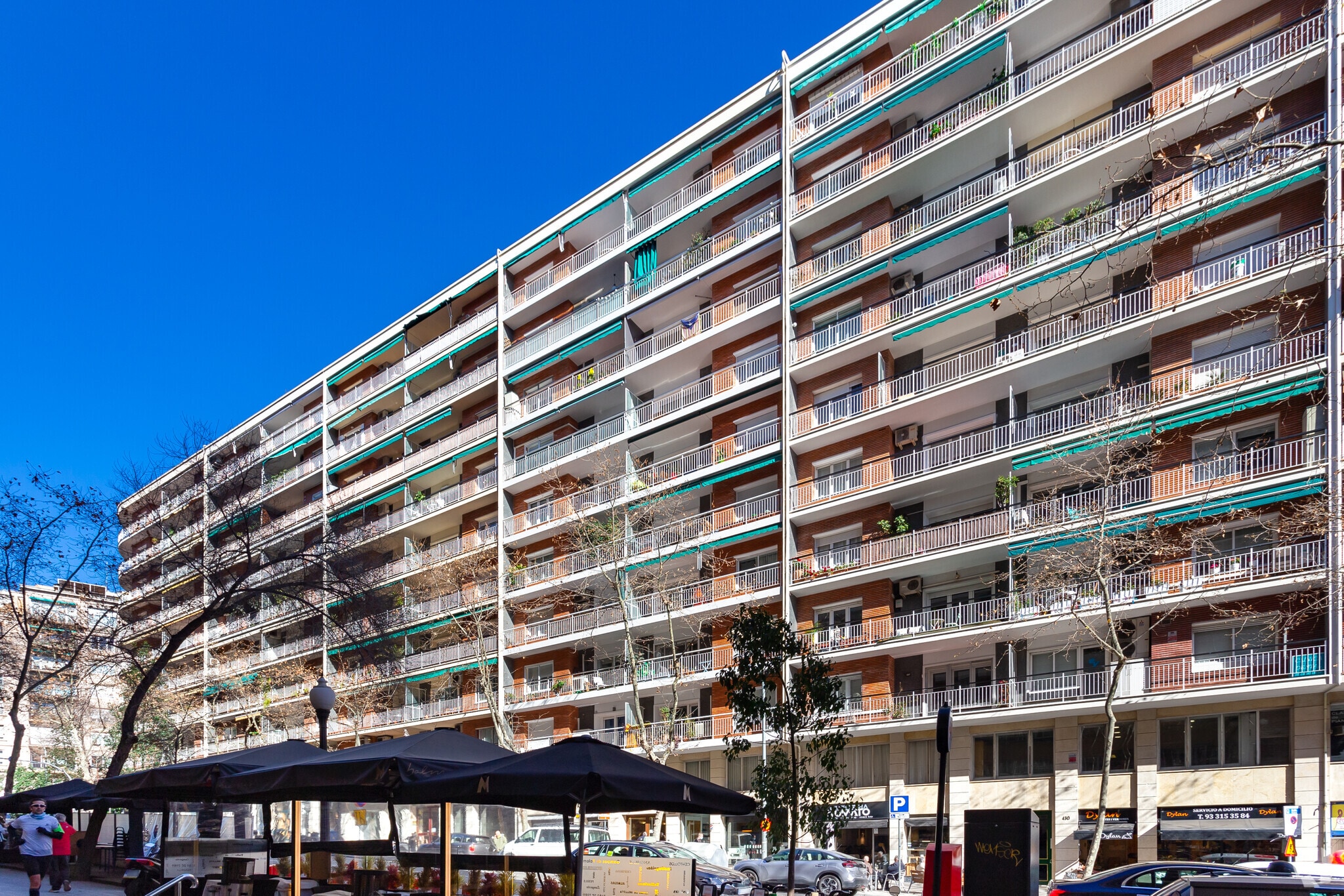 Retail in Barcelona, Barcelona for lease Primary Photo- Image 1 of 2