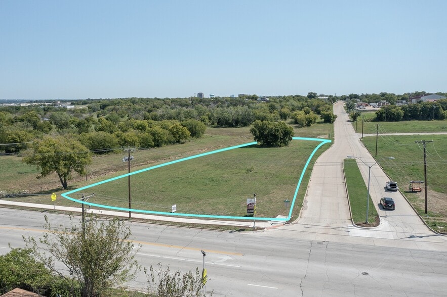 3063 S Cherry Ln, Fort Worth, TX à vendre - Photo du bâtiment - Image 2 de 3