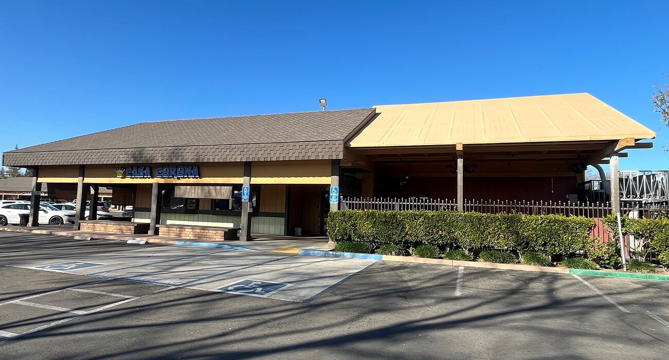 1724-1798 W Bullard Ave, Fresno, CA à vendre Photo du bâtiment- Image 1 de 1