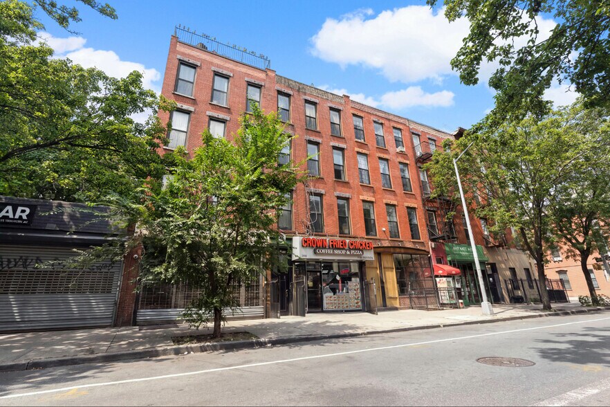 308 Tompkins Ave, Brooklyn, NY à vendre - Photo du bâtiment - Image 2 de 17