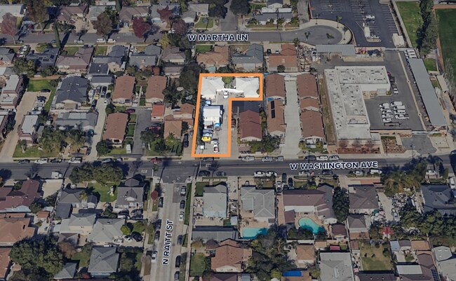 Plus de détails pour 1735 W Washington Ave, Santa Ana, CA - Multi-résidentiel à vendre