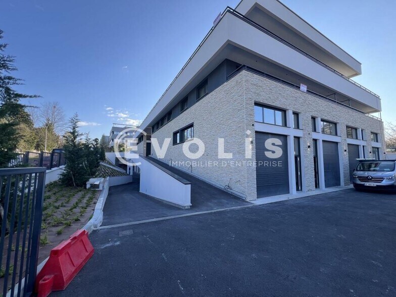 Flex dans Bry-sur-Marne à louer - Photo du bâtiment - Image 2 de 15