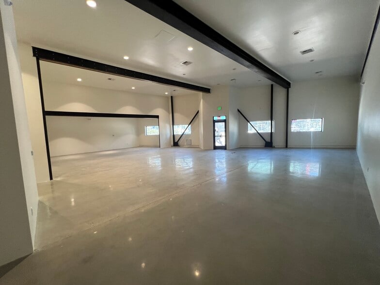 5235-45 Lankershim Blvd, North Hollywood, CA for lease - Building Photo - Image 2 of 6