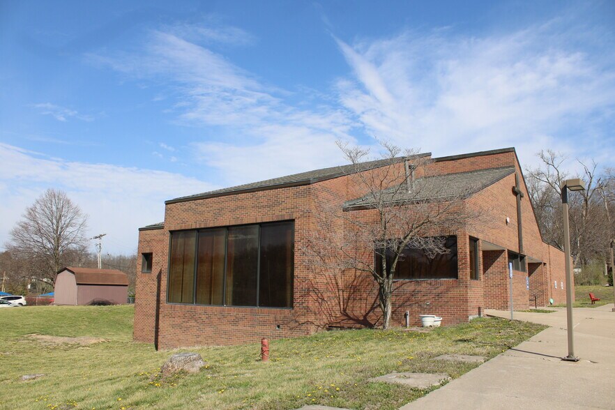 4300 Parvin Rd, Kansas City, MO à vendre - Photo du bâtiment - Image 2 de 15