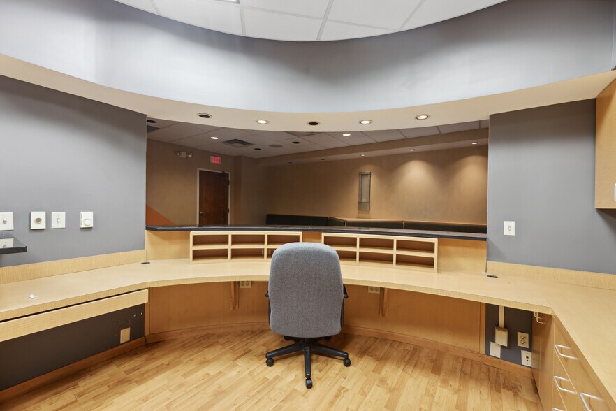 9403 Kenwood Rd, Blue Ash, OH à louer - Photo intérieure - Image 3 de 37