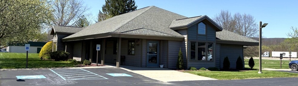 455 Maple St, Big Flats, NY à louer - Photo principale - Image 1 de 1