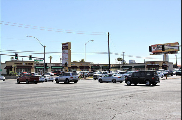 3300 S Decatur Blvd, Las Vegas, NV for lease - Primary Photo - Image 1 of 4