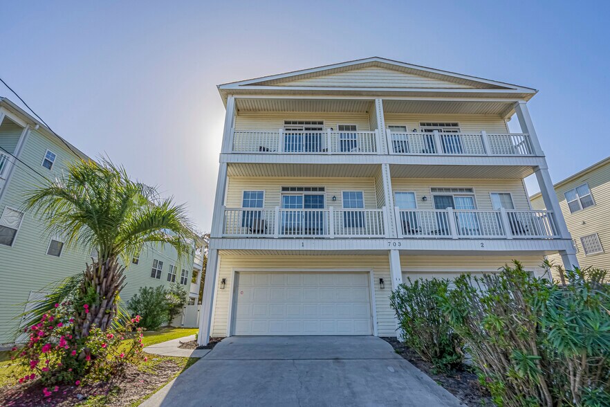 703 37th Ave S, North Myrtle Beach, SC à vendre - Photo du bâtiment - Image 3 de 40