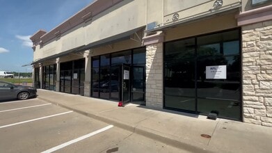 1012 E Ennis Ave, Ennis, TX for lease - Commercial Listing Video