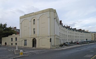 Plus de détails pour 4 The Crescent, Plymouth - Bureau à louer