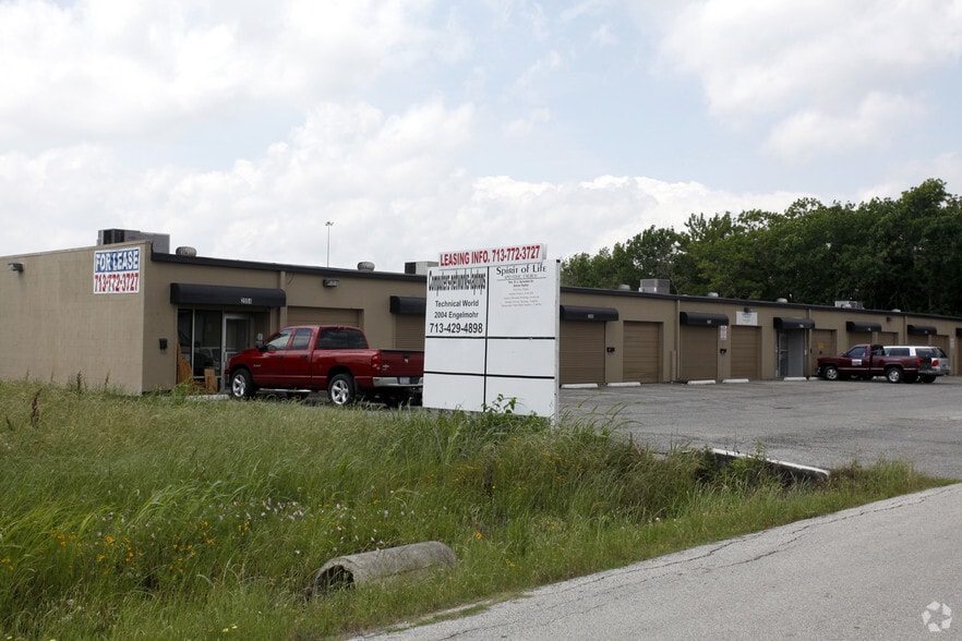 2004-2018 Engelmohr St, Houston, TX for lease - Building Photo - Image 3 of 5