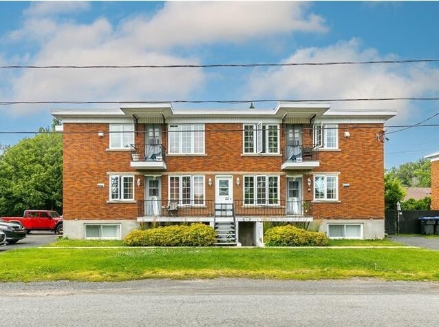 81-85B Rue O'cain, Saint-jean-sur-richelieu, QC for sale Primary Photo- Image 1 of 1