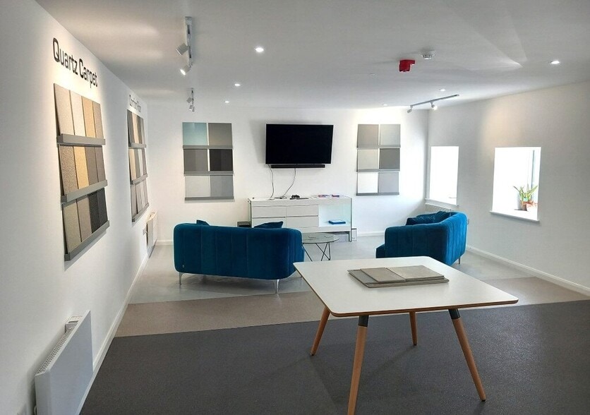 Busbridge Rd, Loose for lease - Interior Photo - Image 3 of 3