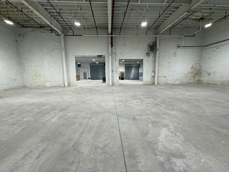 81 Dale Ave, Paterson, NJ à louer - Photo du bâtiment - Image 2 de 4