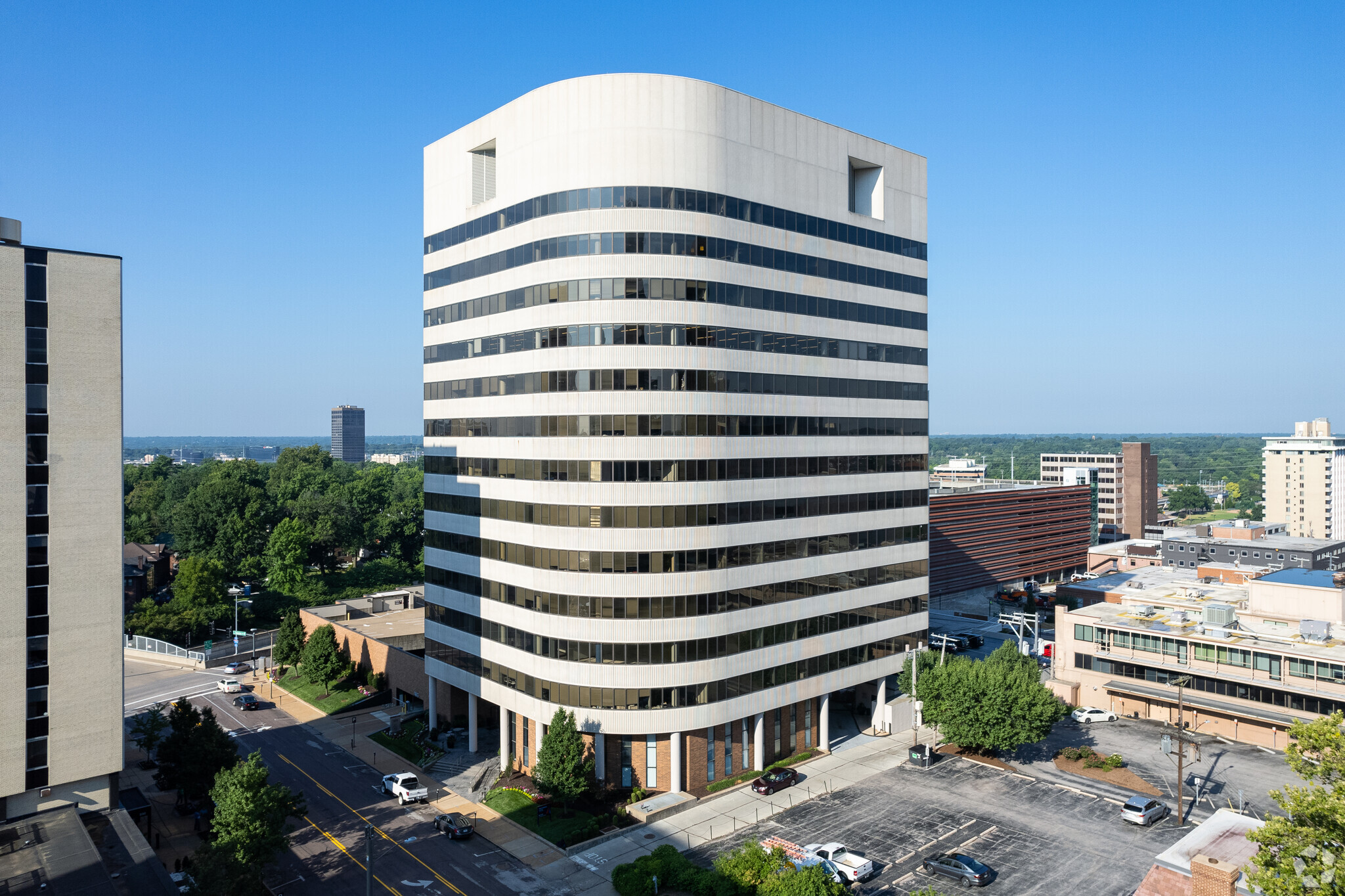 231 S Bemiston Ave, Clayton, MO for lease Building Photo- Image 1 of 15